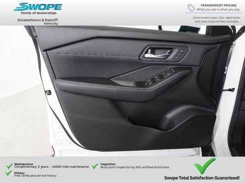 Used 2025 Nissan Rogue SL w/ Tech Package FWD image 14
