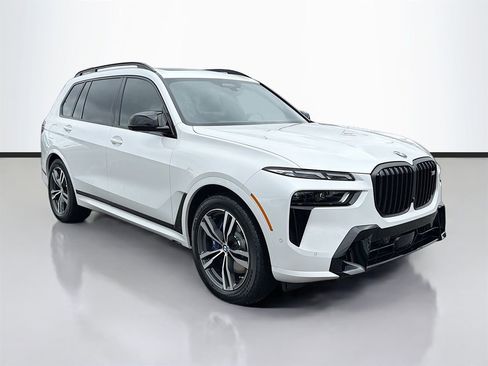 New 2026 BMW X7 M60i image 2
