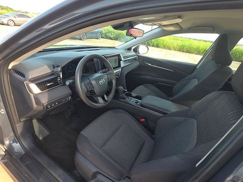 Used 2025 Toyota Camry LE FWD image 13