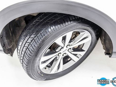 Used 2020 Ford Explorer Platinum w/ Premium Technology Package image 11