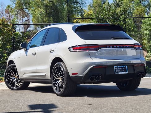 Certified 2023 Porsche Macan S AWD/4WD image 3