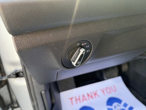 Used 2021 Volkswagen Jetta SE image 18