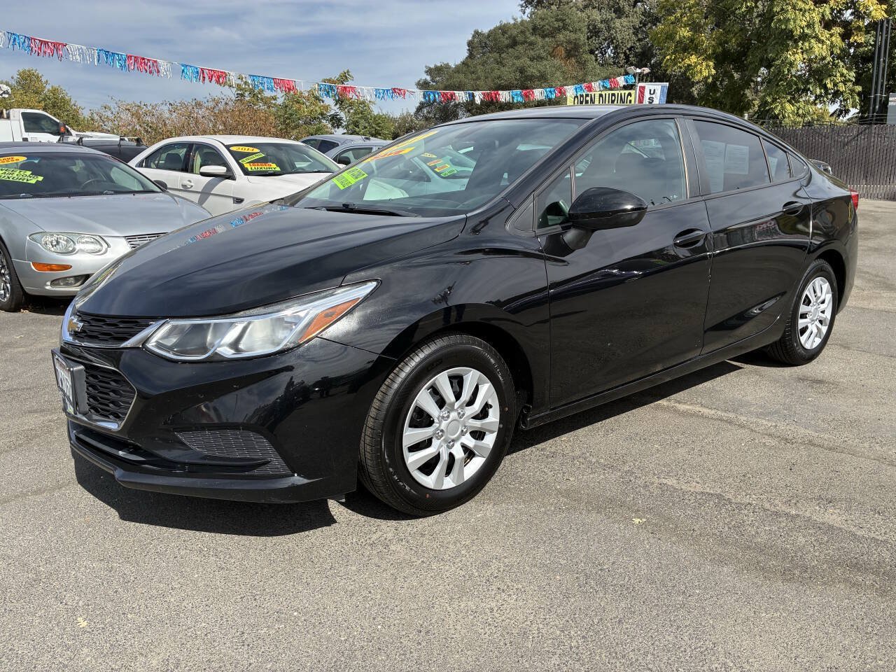 Used 2017 Chevrolet Cruze LS FWD image 1