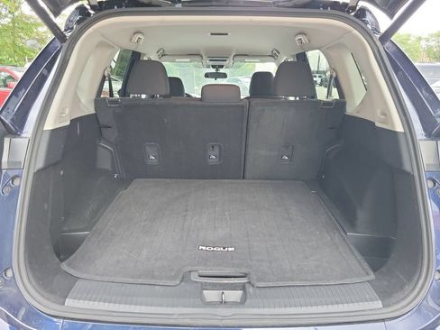 Used 2025 Nissan Rogue SV AWD/4WD image 8