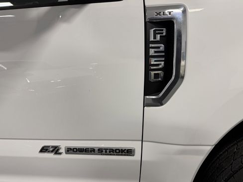 Used 2019 Ford F250 XLT image 4