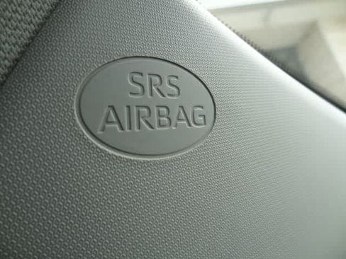Used 2023 Toyota RAV4 XLE FWD image 32