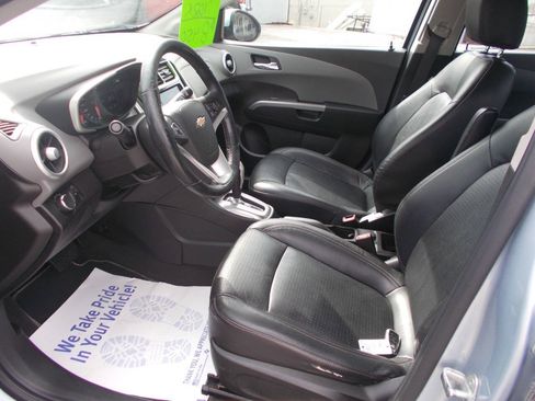 Used 2018 Chevrolet Sonic Premier FWD image 5