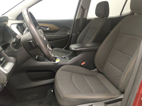 Used 2021 GMC Terrain SLE image 17