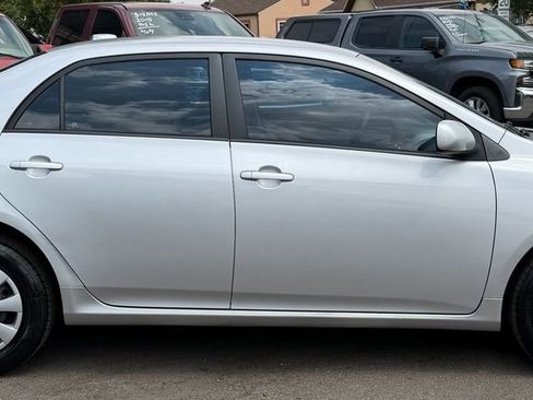 Used 2011 Toyota Corolla LE FWD image 2