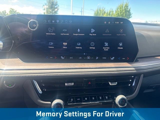 Used 2025 Chevrolet Suburban Z71 AWD/4WD image 23