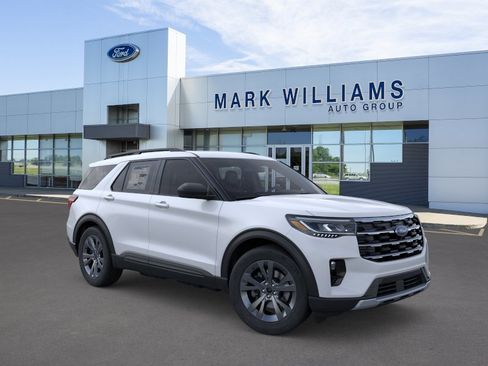 New 2026 Ford Explorer Active w/ Active Comfort Package AWD/4WD image 8