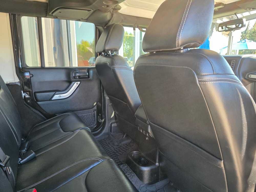 Used 2016 Jeep Wrangler Unlimited Rubicon AWD/4WD image 17
