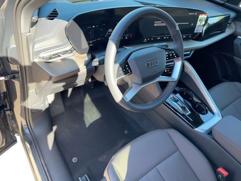 New 2025 Audi Q5 Premium Plus w/ Premium Plus image 4