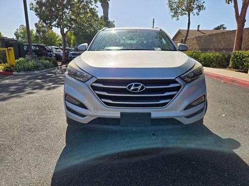 Used 2017 Hyundai Tucson SE FWD image 3