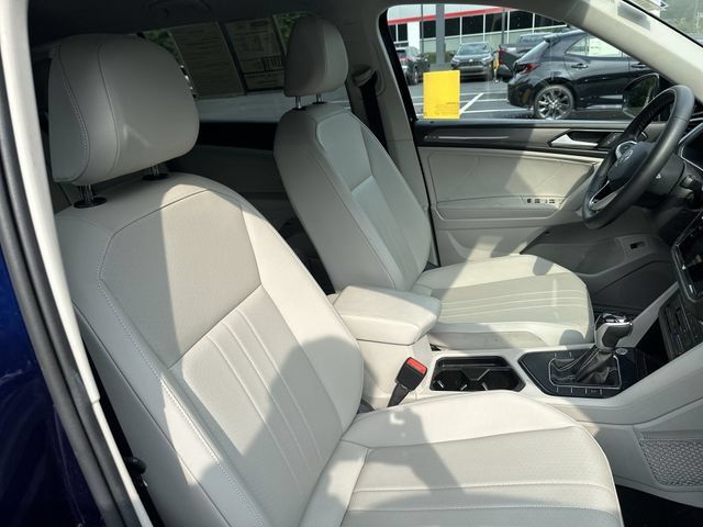 Used 2023 Volkswagen Tiguan SE FWD image 29