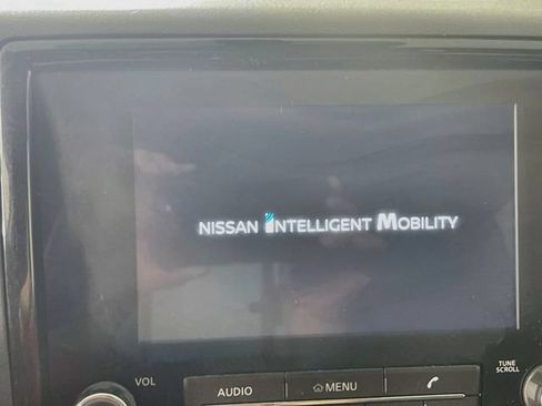 Used 2024 Nissan Frontier SV w/ SV Convenience Package RWD image 15