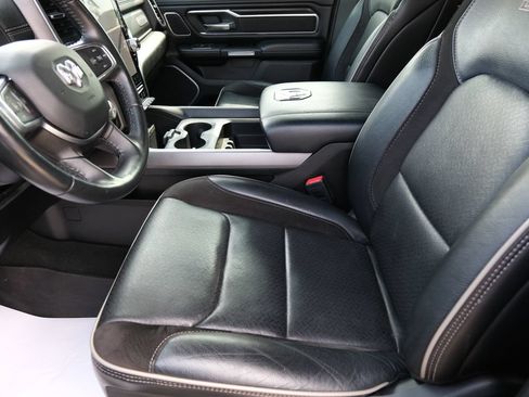 Used 2023 RAM 1500 Laramie AWD/4WD image 5