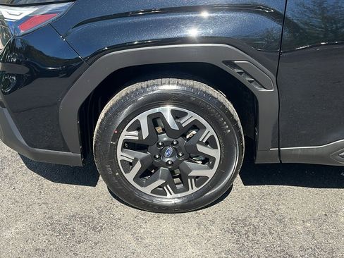 Certified 2025 Subaru Forester Premium AWD/4WD image 9