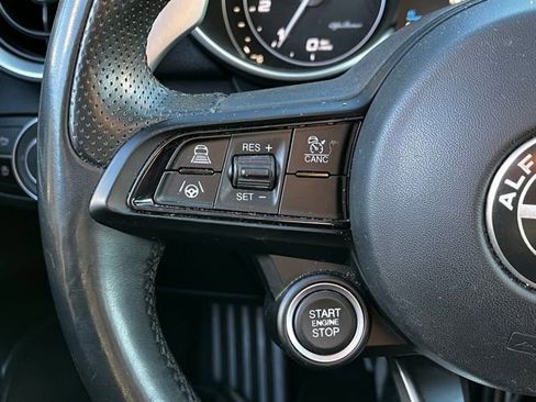 Used 2022 Alfa Romeo Giulia Veloce image 21
