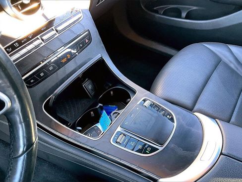 Used 2021 Mercedes-Benz GLC 300 4MATIC image 15