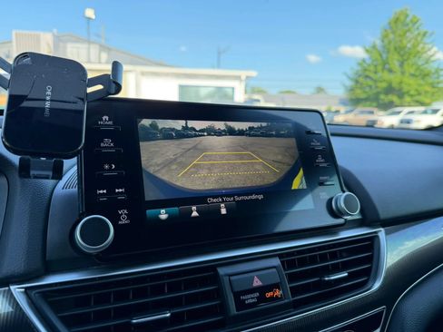 Used 2019 Honda Accord Sport image 11