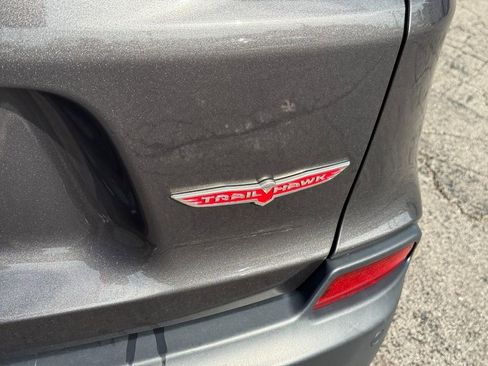 Used 2019 Jeep Cherokee Trailhawk w/ Cold Weather Group image 7