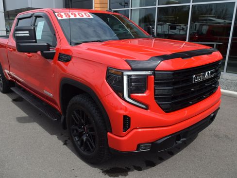Used 2023 GMC Sierra 1500 Elevation w/ X31 Off-Road Package AWD/4WD image 5