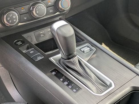 Used 2025 Nissan Kicks SV FWD image 22