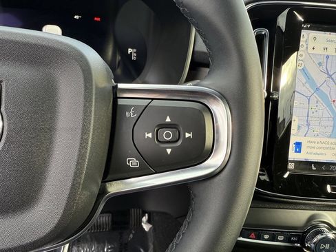 Used 2023 Volvo XC40 Recharge Plus image 27