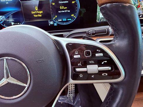 Used 2021 Mercedes-Benz GLS 580 4MATIC image 20