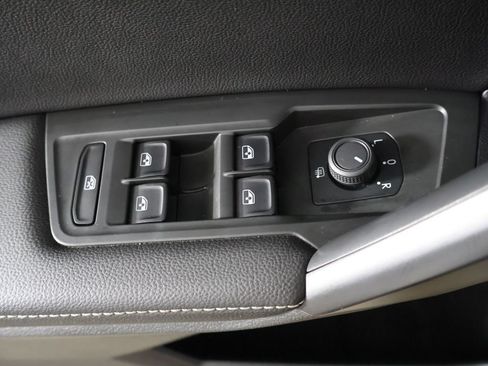 Used 2023 Volkswagen Tiguan S FWD image 36