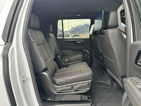 New 2026 Chevrolet Suburban High Country image 18