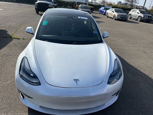Used 2023 Tesla Model 3 Standard Range image 2