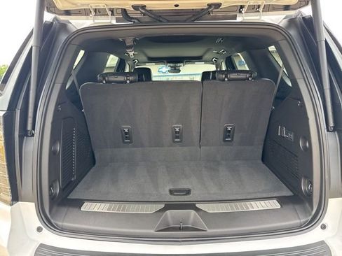 Used 2025 Chevrolet Tahoe High Country AWD/4WD image 26