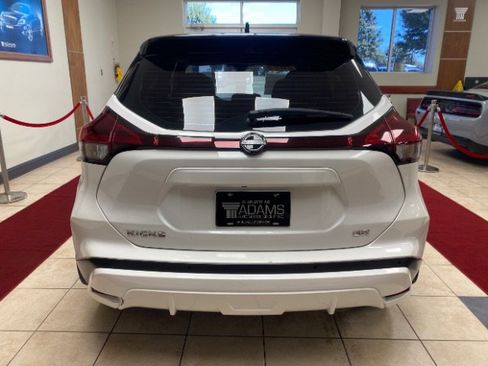 Used 2023 Nissan Kicks SR image 6