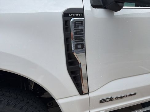 New 2026 Ford F250 Lariat w/ Lariat Premium Package AWD/4WD image 11