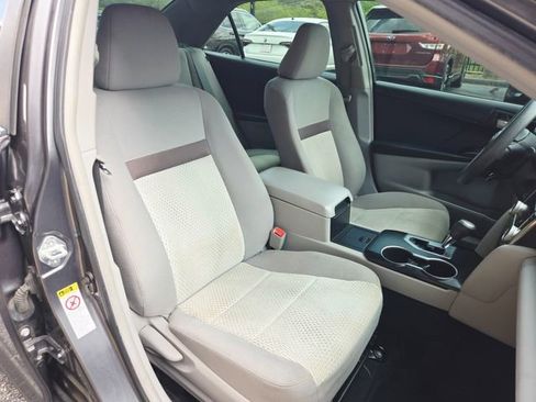 Used 2012 Toyota Camry LE image 18