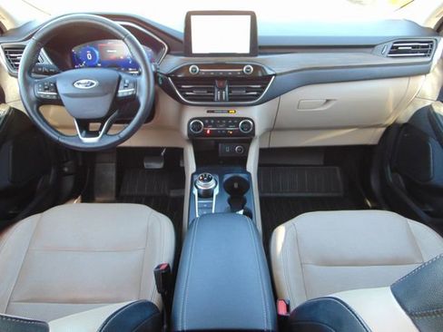 Used 2020 Ford Escape Titanium w/ Titanium Premium Package 2.0 AWD/4WD image 23