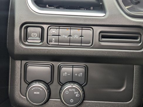 Used 2024 Chevrolet Tahoe LS RWD image 20