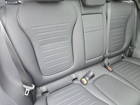 Used 2026 Mercedes-Benz GLC 300 4MATIC image 23