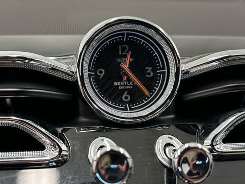 Used 2023 Bentley Bentayga AWD/4WD image 39