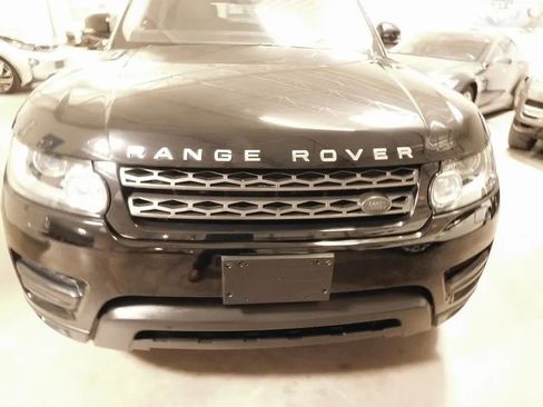 Used 2017 Land Rover Range Rover Sport SE image 10