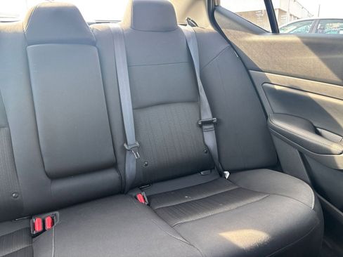 Used 2025 Nissan Altima 2.5 SV FWD image 37