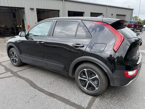 Used 2026 Kia Niro LX FWD image 2