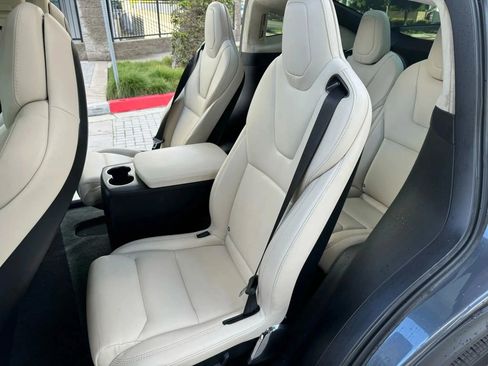 Used 2018 Tesla Model X 100D image 11