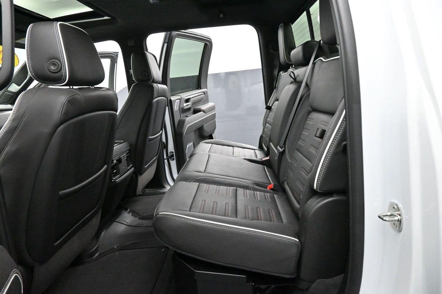 Used 2024 GMC Sierra 2500 AT4X AWD/4WD image 31