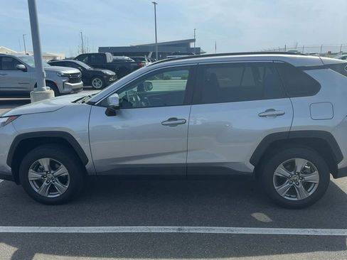 Used 2024 Toyota RAV4 XLE AWD/4WD image 3