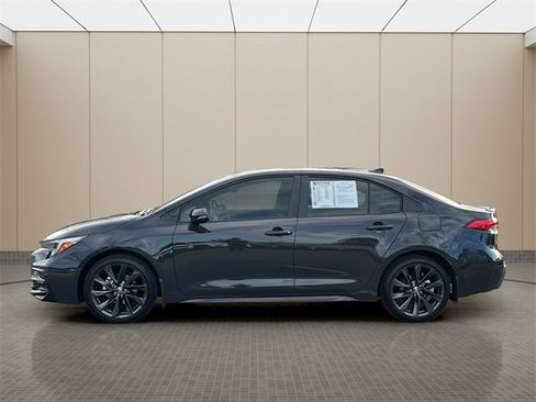 Used 2026 Toyota Corolla SE image 2