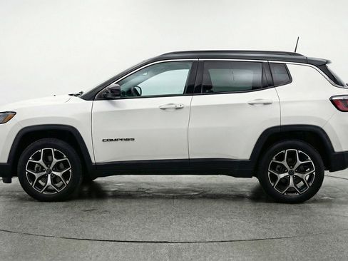 Used 2025 Jeep Compass Limited AWD/4WD image 5