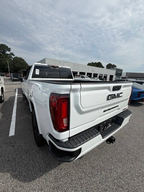 Used 2021 GMC Sierra 2500 AT4 w/ AT4 Premium Plus Package AWD/4WD image 3